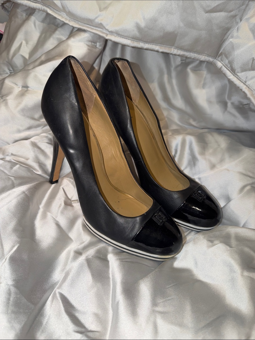 Italian comfy Black Leather High Heel Pumps with Patent Cap Toe and Logo Accent